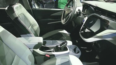 Fabricantes apuestan por carros eléctricos
