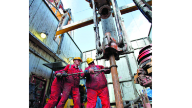 Reclaman extender recortes petroleros