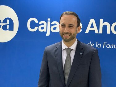 Fitch concede grado de inversión internacional a Caja de Ahorros