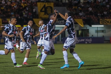Chiriquí-Alianza y Tauro-Sporting, semifinales del Torneo Apertura 