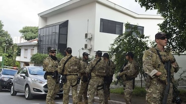 Policía brasileña allana casa de Lula da Silva y lo lleva a declarar por fraude Petrobras