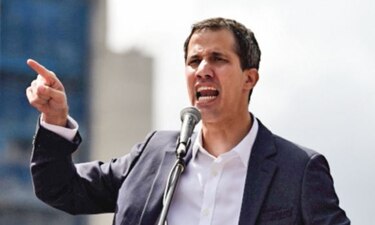 Juan Guaidó se proclama presidente de Venezuela; América lo respalda