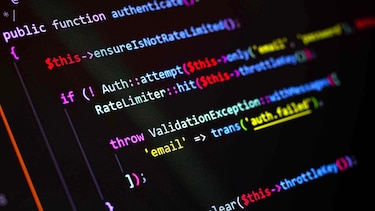 "PHP es el equivalente cibernético de una bomba sin explotar"