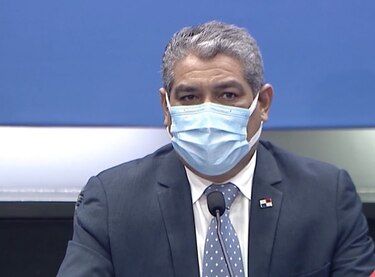 Ministro Sucre dice que el tema de la reapertura de playas ‘es bastante difícil’
