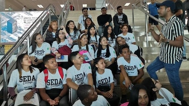 Becados de la Universidad de Panamá viajan a estudiar inglés