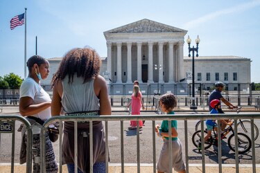 Las empresas toman posiciones ante el revés legal al aborto en Estados Unidos
