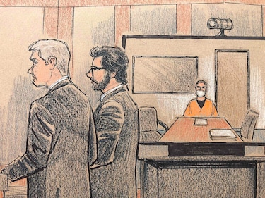 Jueza fija en $1 millón la fianza para policía acusado de asesinar a George Floyd