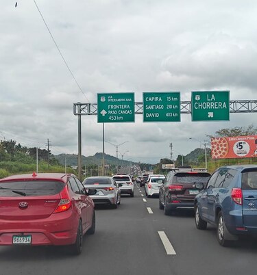 Al menos 75,757 vehículos se han movilizado hacia el interior del país por Carnavales