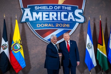 Trump llama al Canal de Panamá su ‘canal favorito’ y advierte que no permitirá influencia extranjera