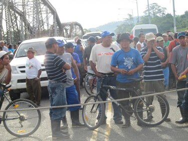 Cierran puente sobre el río Changuinola en Bocas