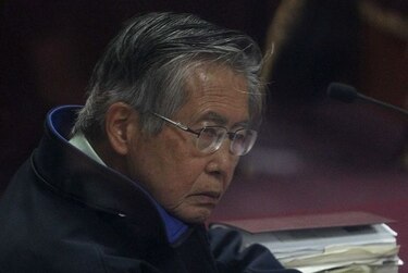Fujimori, preso por violación de derechos humanos, pide indulto