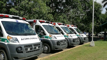 Ministerio de Salud recibe nuevas ambulancias
