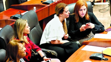 Diputada Ábrego propone sancionar por ausentismo y vestimenta