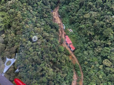 Al menos 10 muertos por una avalancha que arrasó un campamento minero en Colombia