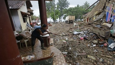 Tsunami en Indonesia causó 426 muertos