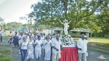 Colonenses celebran la Pascua de Resurrección