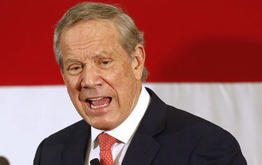 El exgobernador Pataki entra en la contienda republicana por la Casa Blanca