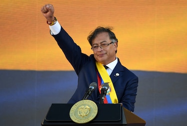 Nuevo gobierno de Colombia propone ley para que los ricos paguen más impuestos