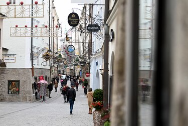 Austria prevé aprobar confinamiento de personas no vacunadas, Viena inmuniza a los niños