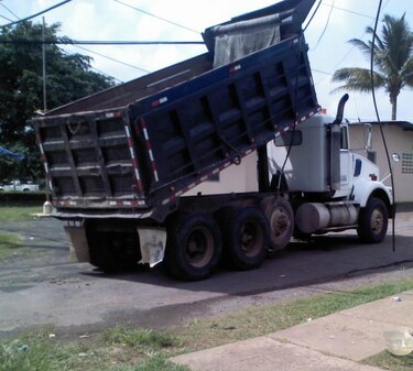 Falta de energía eléctrica tras accidente de camión en La Chorrera
