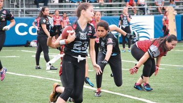 Panthers no ceden terreno en Flag Varsity