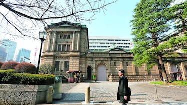 Japón debate plan monetario