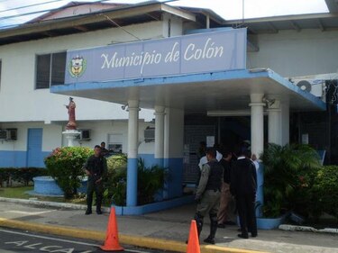 Por denuncia de alcalde DIJ inspecciona el Municipio de Colón
