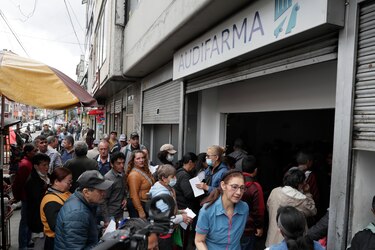 La escasez de medicamentos agrava la crisis de la salud pública en Colombia