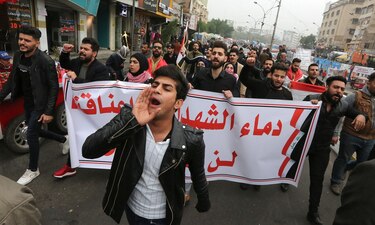 Miles de iraquíes vuelven a las calles tras matanza de 20 civiles en Bagdad
