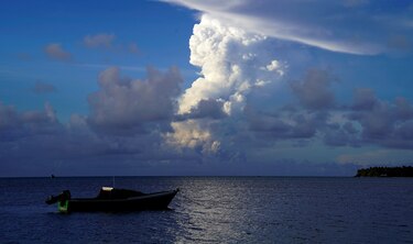 Alerta de tsunami en Estados Unidos y Chile tras erupción de un volcán en Tonga; en Japón siente los efectos de las olas
