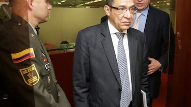 En Colombia suspenden a un magistrado para investigarlo por corrupción