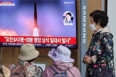 Pionyang dice que disparó un misil balístico ‘de nuevo tipo’ sobre Japón