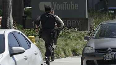 Una mujer abre fuego en YouTube y se suicida; hay 4 heridos