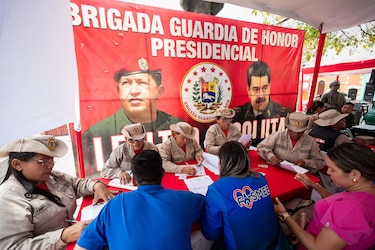 Machado dice que el chavismo se quedó solo en jornadas de alistamientos para la milicia
