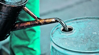 Precios del petróleo recuperan terreno en medio de incertidumbre 