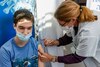 Israel amplía a los adolescentes su campaña de vacunación contra la Covid-19