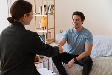 Consejos para cuidar la salud mental y gestionar el estrés, según el psicólogo Edwin Solís