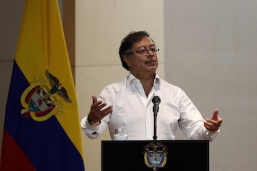 Gustavo Petro cuestiona decisión de autoridad electoral que revocó candidatura de su exrival