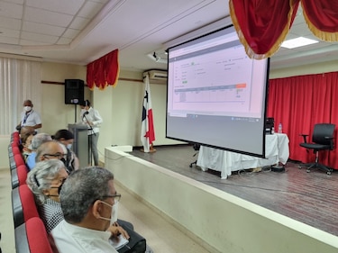 CSS retoma obra paralizada;  dos empresas acuden a licitación