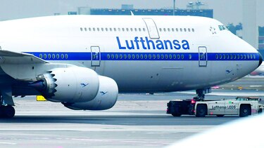 Pilotos de Lufthansa mantienen huelga
