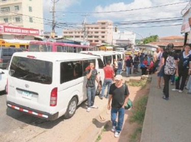 Transportistas insisten en reclamaciones