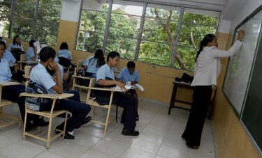  Analizan retos y oportunidades de la educación pública