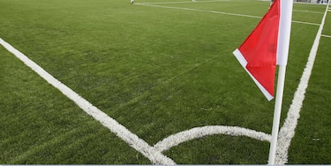 Restringen venta de alcohol en canchas sintéticas y lava autos