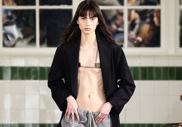 El pantalón cargo, una prenda centenaria que se renueva en pasarelas de moda