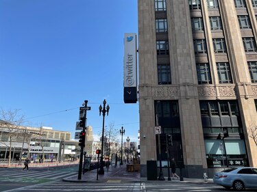 Musk pide suspender el juicio mientras trata de cerrar la compra de Twitter