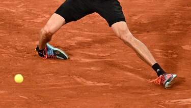 Nadal pasa a la final de Roland Garros tras el abandono por lesión de Zverev