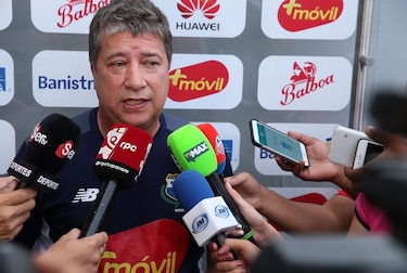 Hasta sacar un punto en esta eliminatoria es difícil para todos, dice el Bolillo Gómez