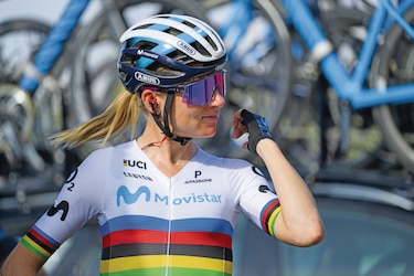 Elisa Longo se lleva la etapa del Giro y Van Vleuten amplía su ventaja en la general
