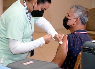 OPS: En Panamá 72 de cada 100 personas tienen dos dosis contra la covid-19