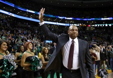 Celtics caen en emotivo regreso de Rivers a Boston